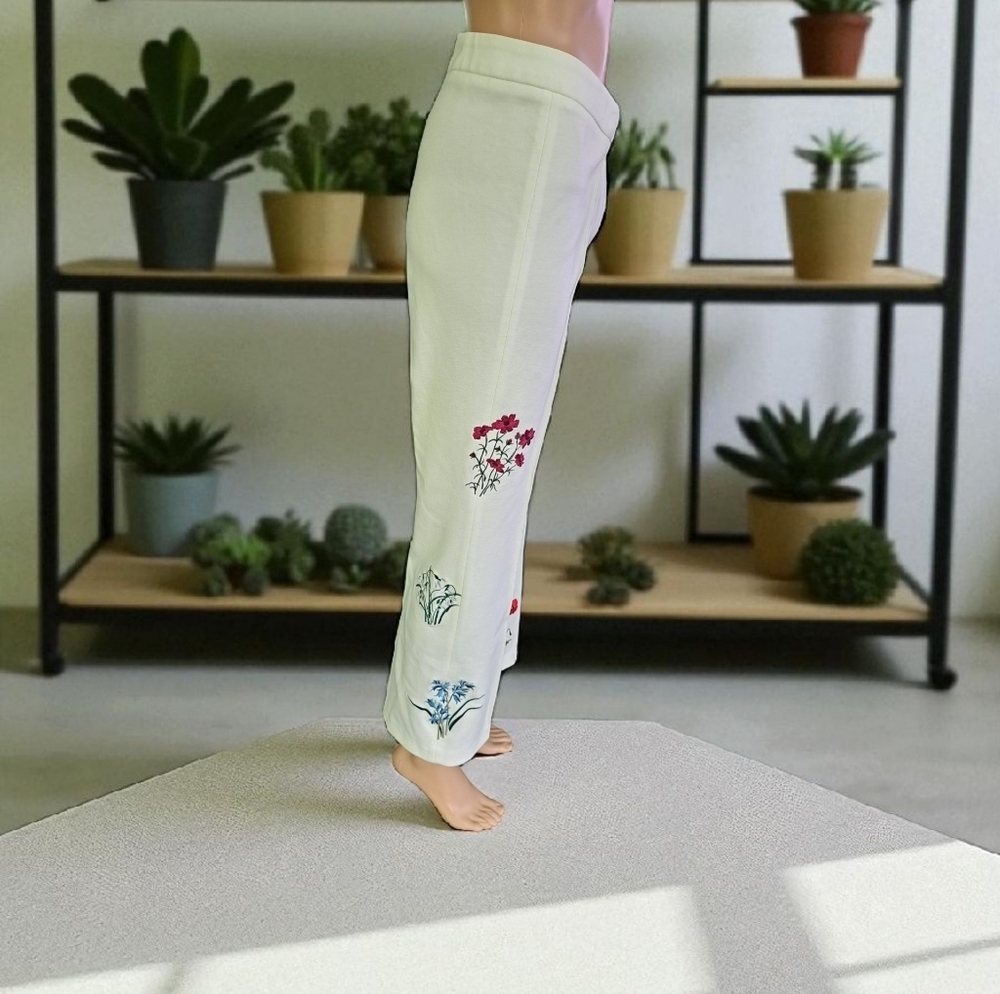 NWT Cambio Off White Pants with Floral Embroidery Size 14